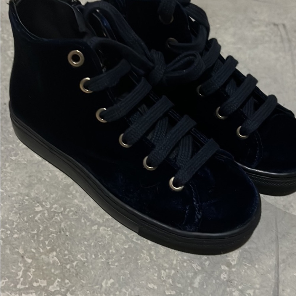Manuela navy velvet sneakers size 29